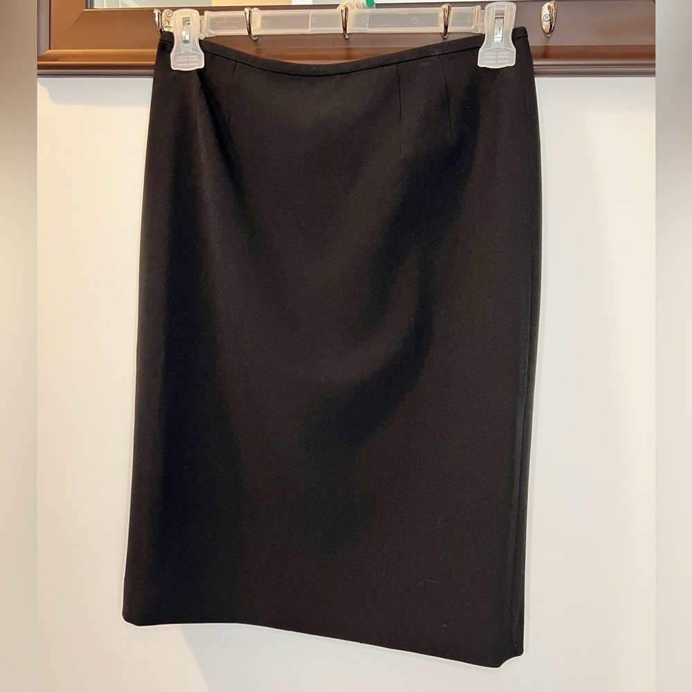 Jones Studio Ladies Black Skirt Size 4